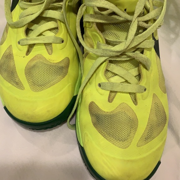 HyperFuse Volt Nike Basketball shoes - Picture 2 of 5